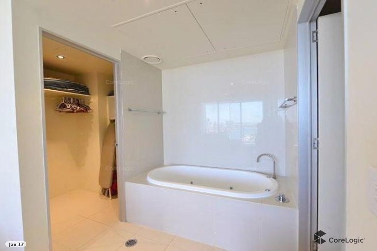 2/4 Wahroonga Place Surfers Paradise QLD 4217