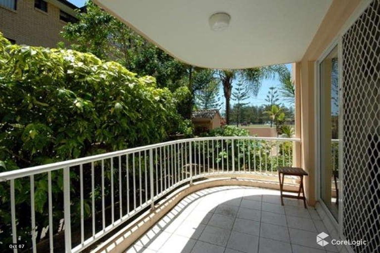 3/156 Surf Parade Broadbeach QLD 4218