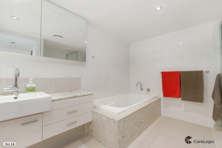 11/120 Surf Parade Broadbeach QLD 4218