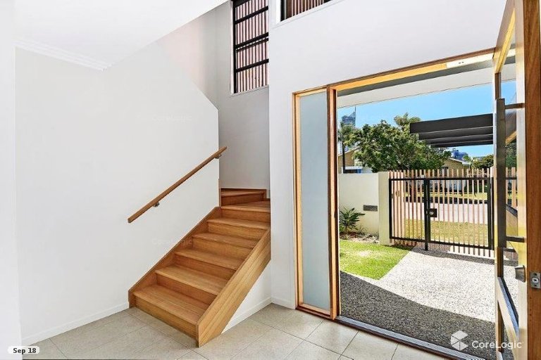 2/2 St Pauls Place Surfers Paradise QLD 4217