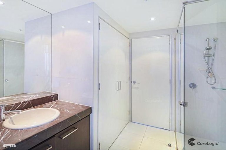 2/4 Wahroonga Place Surfers Paradise QLD 4217