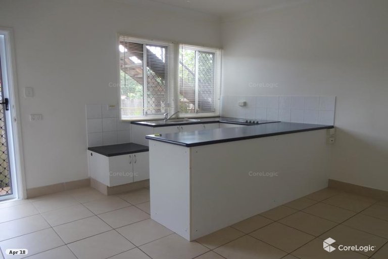 2/34 Armrick Avenue Broadbeach QLD 4218