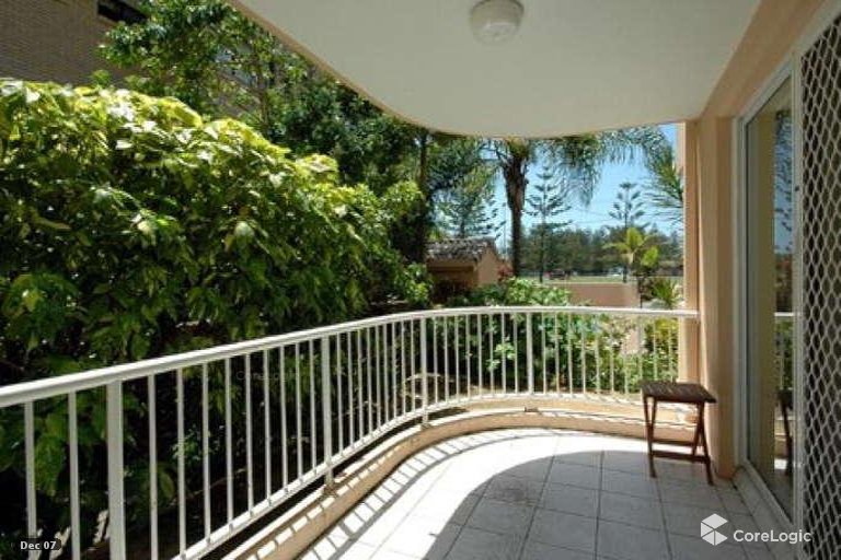 3/156 Surf Parade Broadbeach QLD 4218