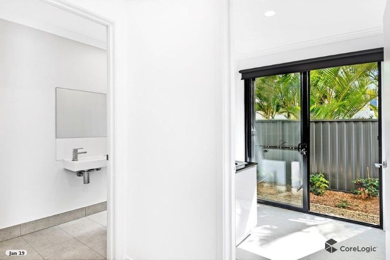 2/2 St Pauls Place Surfers Paradise QLD 4217