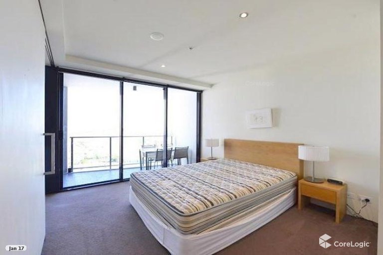 2/4 Wahroonga Place Surfers Paradise QLD 4217