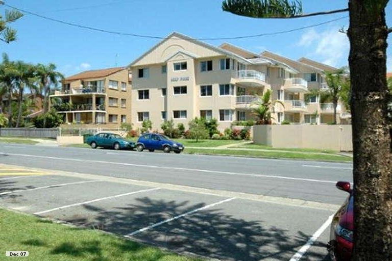 3/156 Surf Parade Broadbeach QLD 4218