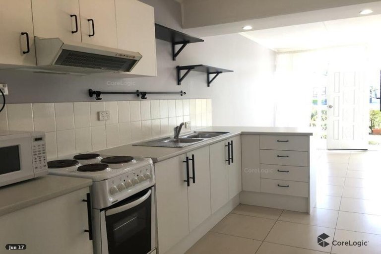 1/162 Surf Parade Broadbeach QLD 4218