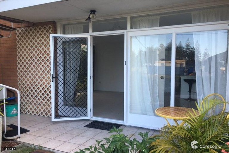 1/162 Surf Parade Broadbeach QLD 4218