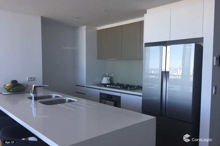 2 Como Crescent Southport QLD 4215