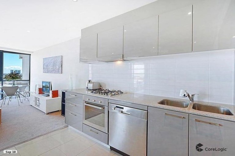 2/4 Wahroonga Place Surfers Paradise QLD 4217