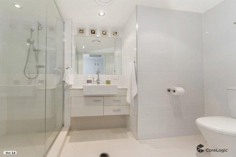 11/120 Surf Parade Broadbeach QLD 4218