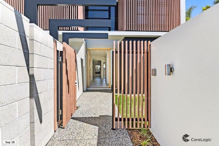 2/2 St Pauls Place Surfers Paradise QLD 4217