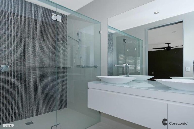 32 The Esplanade Surfers Paradise QLD 4217