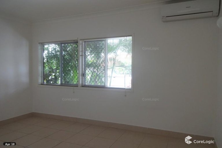 2/34 Armrick Avenue Broadbeach QLD 4218