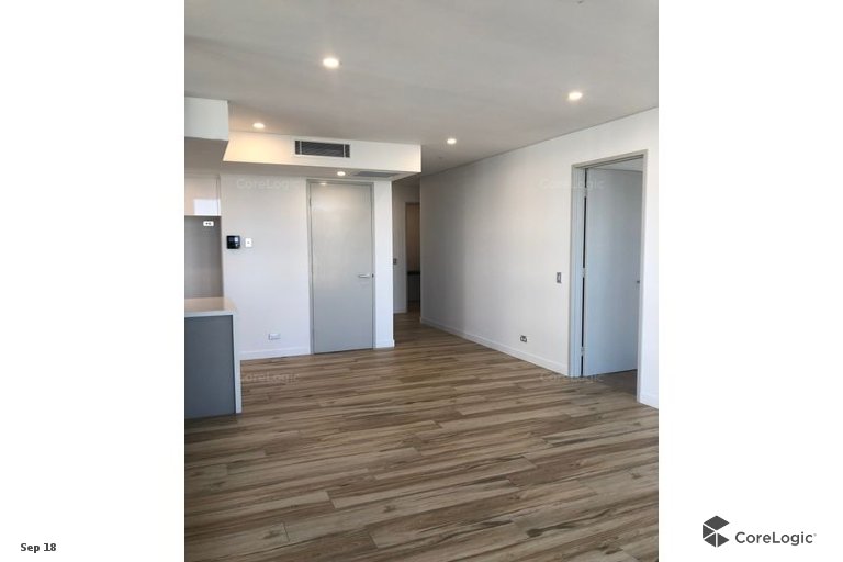 2 Como Crescent Southport QLD 4215