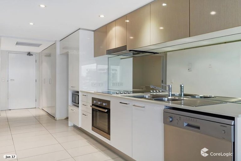 30-32 Paradise Island Surfers Paradise QLD 4217