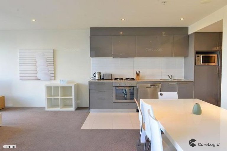 2/4 Wahroonga Place Surfers Paradise QLD 4217