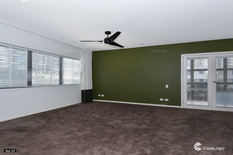 32 The Esplanade Surfers Paradise QLD 4217