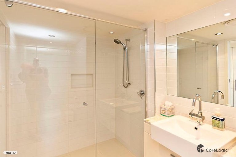 11/120 Surf Parade Broadbeach QLD 4218