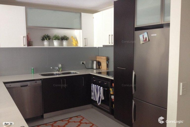 3/156 Surf Parade Broadbeach QLD 4218