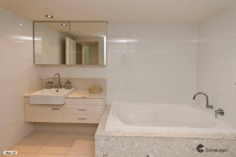 11/120 Surf Parade Broadbeach QLD 4218