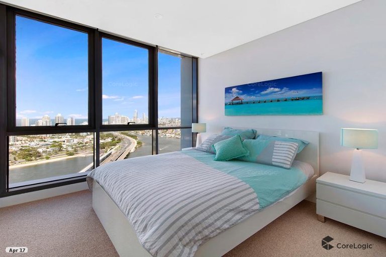 2 Como Crescent Southport QLD 4215