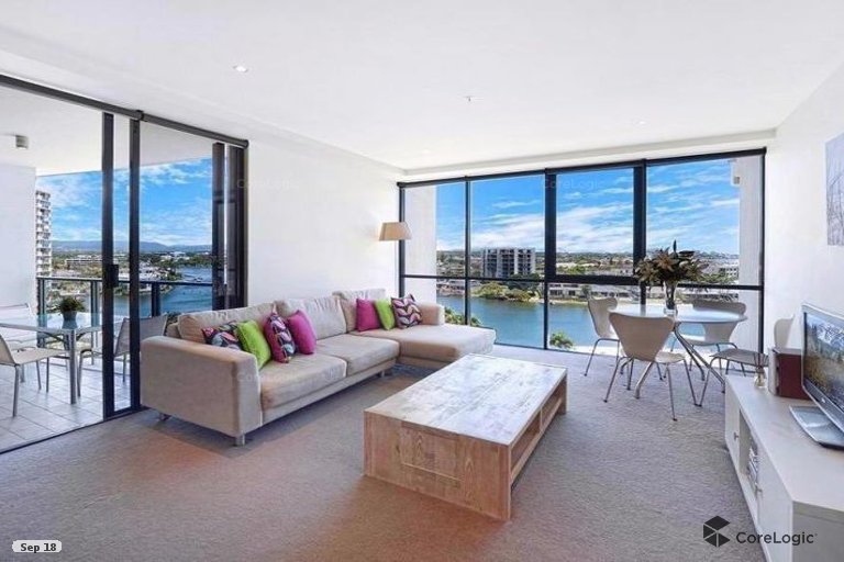 2/4 Wahroonga Place Surfers Paradise QLD 4217